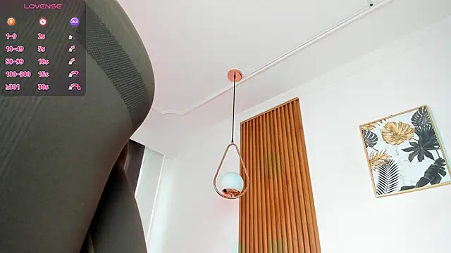 NicolWhite online show from 11/18/25, 12:09