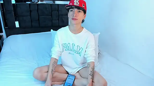 Snapshot of Thiago_Divine_ chatting on 09/10/25, 01:00 Thiago Divine  online show from 09/10/25, 01:00