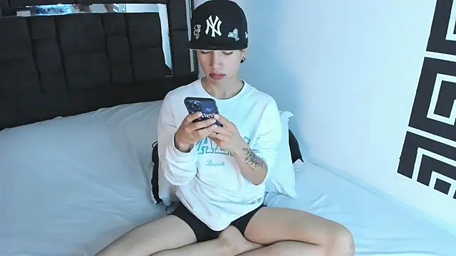 Snapshot of Thiago_Divine_ chatting on 09/25/25, 03:38 Thiago Divine  online show from 09/25/25, 03:38