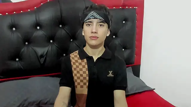 Snapshot of Thiago_Divine_ chatting on 10/20/25, 08:53 Thiago Divine  online show from 10/20/25, 08:53