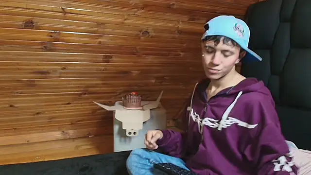 Snapshot of Thiago_Divine_ chatting on 10/30/25, 05:20 Thiago Divine  online show from 10/30/25, 05:20