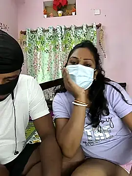 Lovlycouple1 online show from 10/10/25, 06:34