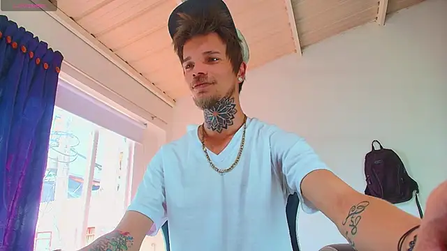 Gold Loyal77 online show from 12/01/25, 03:06