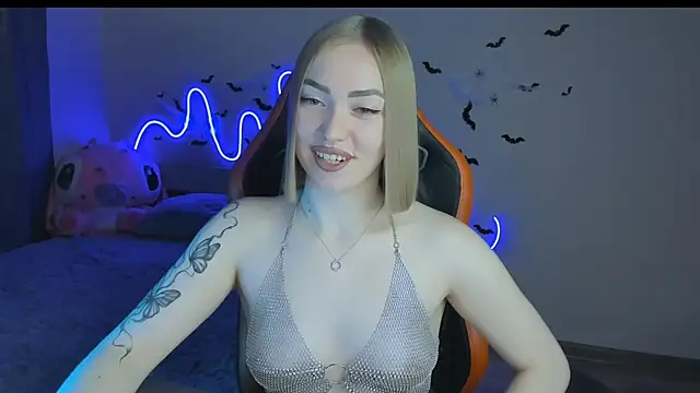 LaraKrein lk online show from 10/29/25, 02:52