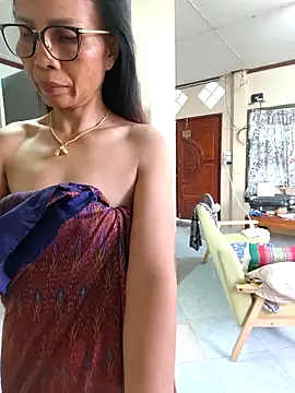 Mama Eva 1 online show from 10/24/25, 12:19