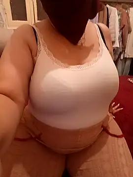 mayakhalyfaa online show from 10/13/25, 07:36