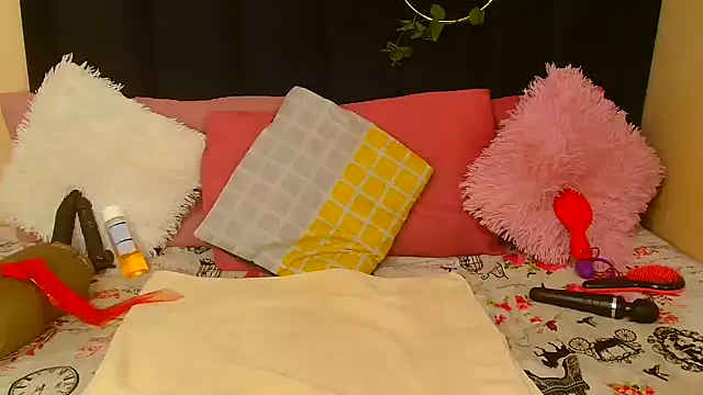 AmazingDarkDoll online show from 10/25/25, 04:35