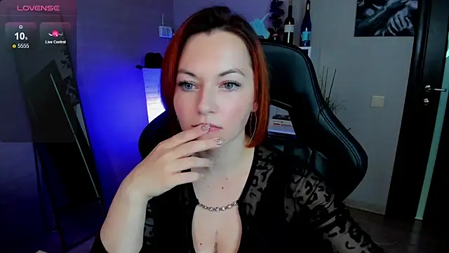 Serena Woods online show from 09/10/25, 08:36