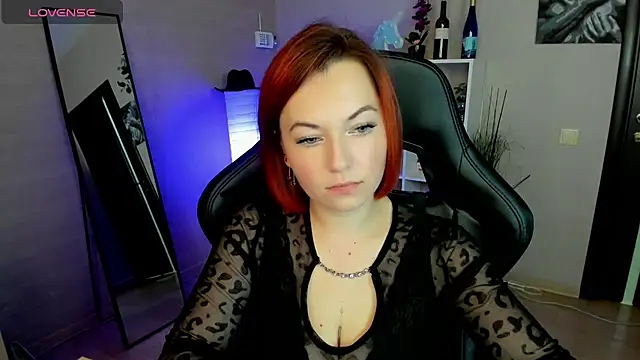 Serena Woods online show from 09/16/25, 09:10
