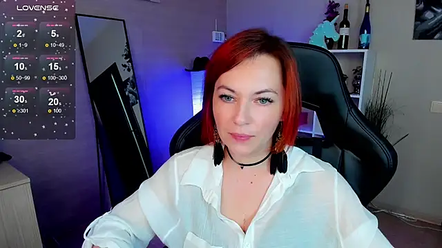 Serena Woods online show from 09/17/25, 08:49