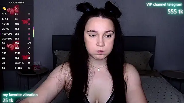 Snapshot of Eliz_v_tta chatting on 09/15/25, 08:31 Eliz v tta online show from 09/15/25, 08:31