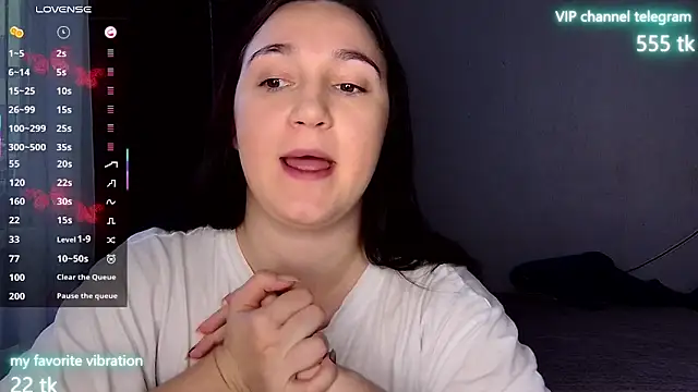 Snapshot of Eliz_v_tta chatting on 10/11/25, 01:42 Eliz v tta online show from 10/11/25, 01:42