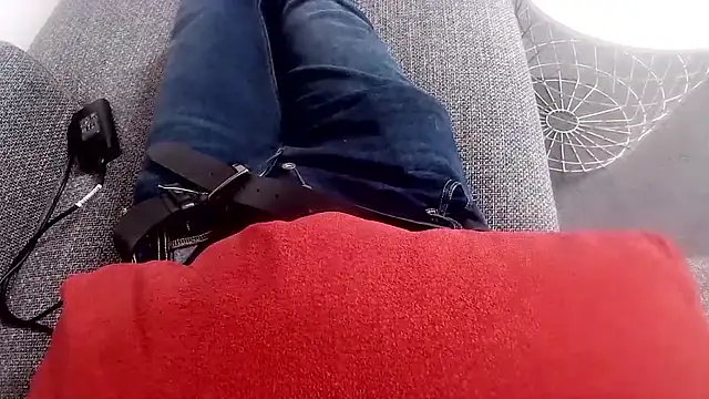 Snapshot of cucciolotto76 chatting on 11/15/25, 01:40 cucciolotto76 online show from 11/15/25, 01:40