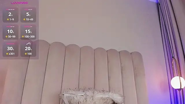 ashlye white online show from 10/19/25, 01:23