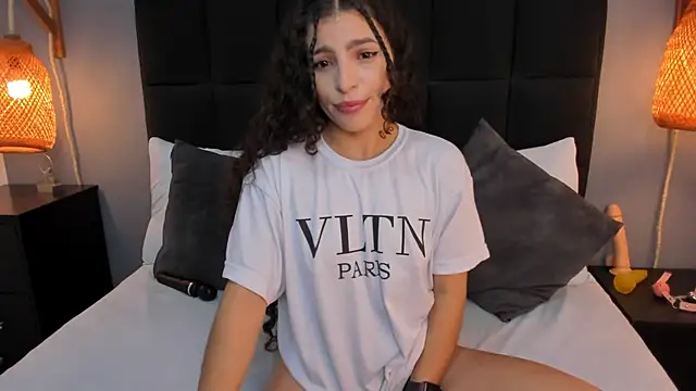 natalie esmith online show from 10/11/25, 12:04