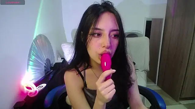 immisssilver online show from 11/08/25, 02:01