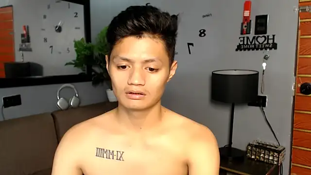 LucasSoYummyy online show from 11/18/25, 09:58