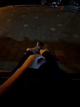 Snapshot of starvingo2002 chatting on 09/14/25, 10:58 starvingo2002 online show from 09/14/25, 10:58