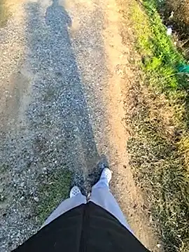 Snapshot of starvingo2002 chatting on 10/28/25, 06:50 starvingo2002 online show from 10/28/25, 06:50