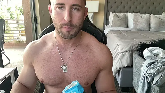 brettmycles28 online show from 09/17/25, 08:43