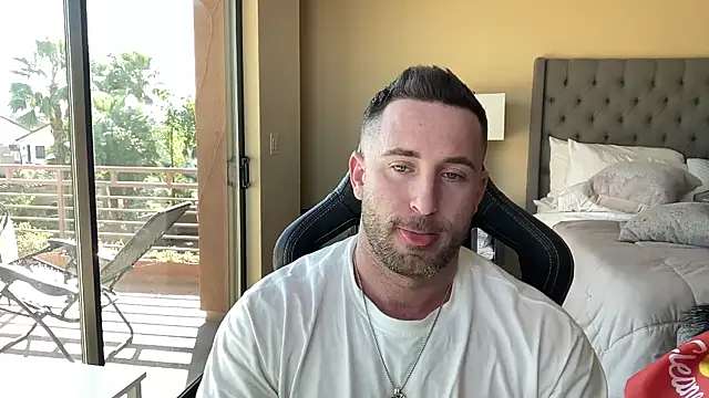 brettmycles28 online show from 11/24/25, 06:07