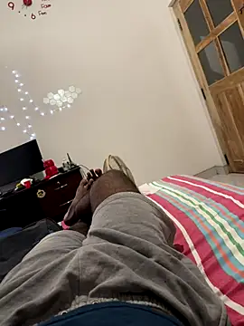 Snapshot of bigDick_000610 chatting on 10/19/25, 03:23 bigDick 000610 online show from 10/19/25, 03:23