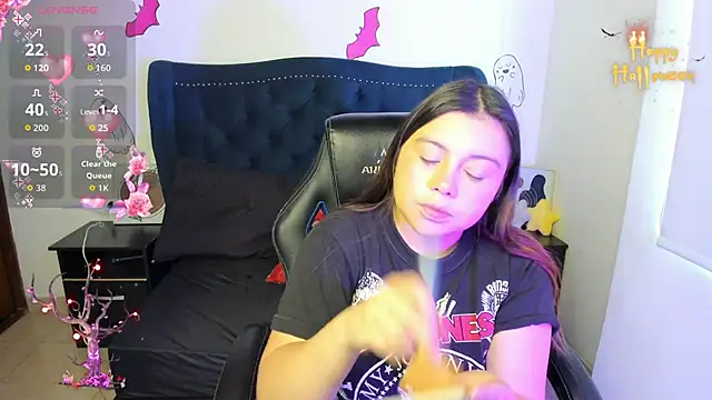 LucyPetit online show from 11/03/25, 02:18