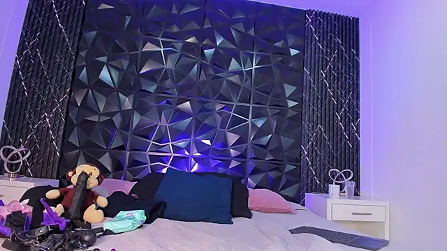 Snapshot of VictoriaSanz_ chatting on 10/08/25, 05:27 VictoriaSanz online show from 10/08/25, 05:27