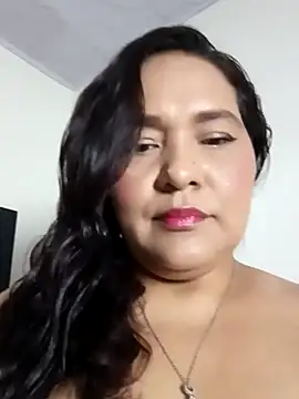 Snapshot of Laurasofia01 chatting on 09/30/25, 04:06 Laurasofia01 online show from 09/30/25, 04:06