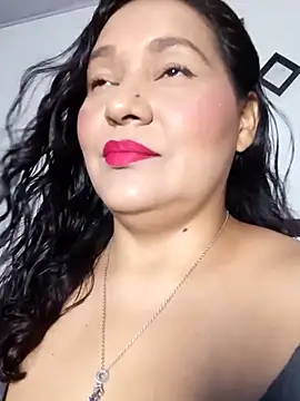 Snapshot of Laurasofia01 chatting on 10/02/25, 03:02 Laurasofia01 online show from 10/02/25, 03:02