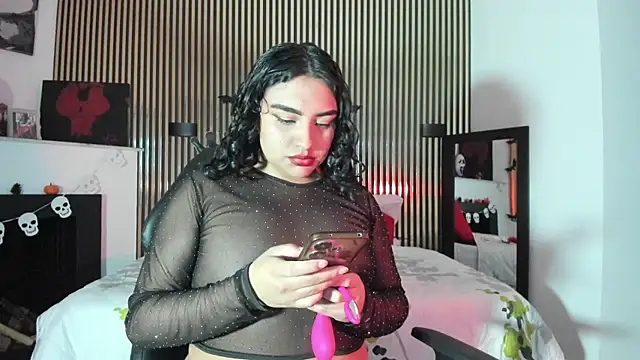 SyraPalmer online show from 10/21/25, 03:29