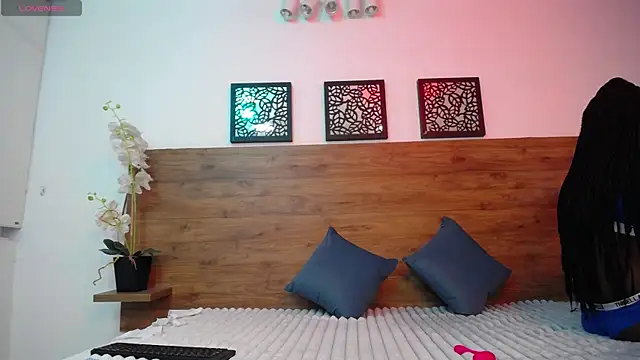 AlexandraCambell online show from 10/06/25, 07:44