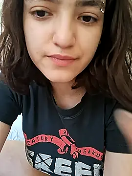 Snapshot of abrilour chatting on 10/10/25, 05:34 abrilour online show from 10/10/25, 05:34