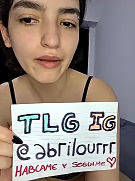 Snapshot of abrilour chatting on 10/25/25, 02:08 abrilour online show from 10/25/25, 02:08