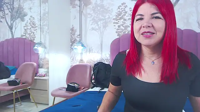 Snapshot of CorineRay chatting on 10/21/25, 12:28 CorineRay online show from 10/21/25, 12:28