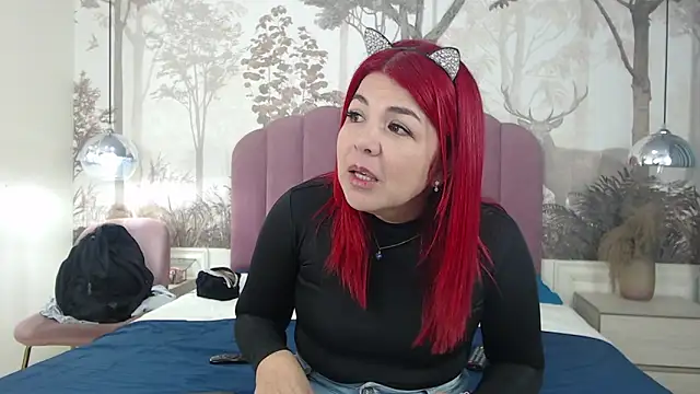 Snapshot of CorineRay chatting on 10/22/25, 05:24 CorineRay online show from 10/22/25, 05:24