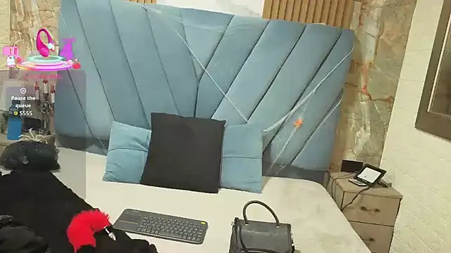 angel  red  online show from 10/30/25, 03:08