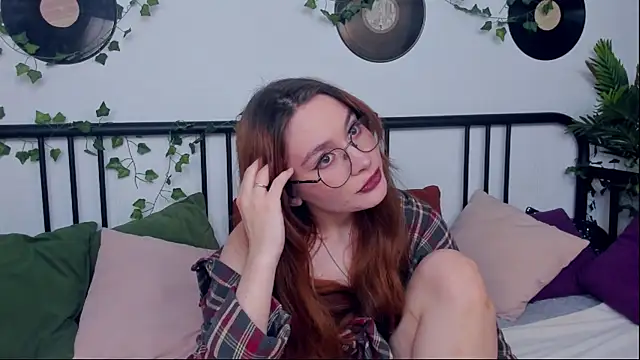 Snapshot of LanaAirlie chatting on 10/12/25, 10:03 LanaAirlie online show from 10/12/25, 10:03