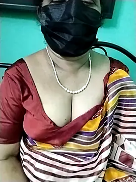 Snapshot of aarthika chatting on 10/12/25, 05:34 aarthika online show from 10/12/25, 05:34