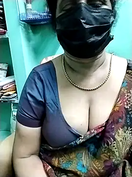 Snapshot of aarthika chatting on 10/13/25, 12:49 aarthika online show from 10/13/25, 12:49