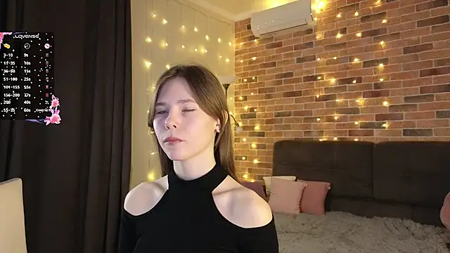 EmiliDen online show from 10/19/25, 07:03