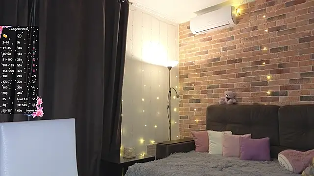 EmiliDen online show from 11/03/25, 05:03