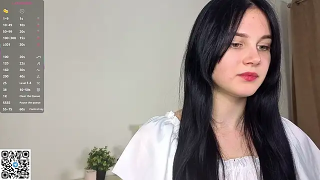 Snapshot of EnricaElis chatting on 10/13/25, 08:09 EnricaElis online show from 10/13/25, 08:09