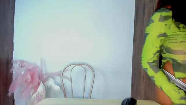 khate smith online show from 10/24/25, 03:52