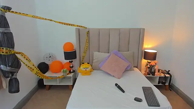 evvaa moon69 online show from 10/09/25, 12:47