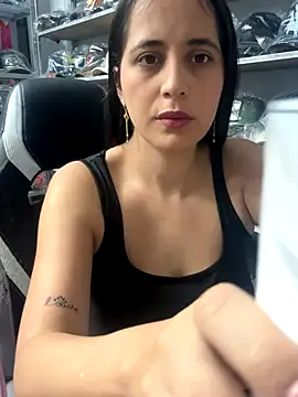 Snapshot of GiaDuque chatting on 09/24/25, 11:24 GiaDuque online show from 09/24/25, 11:24