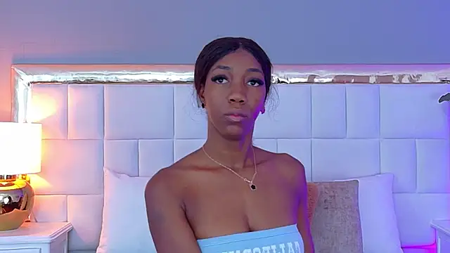 MadeleineHocker online show from 09/13/25, 11:54