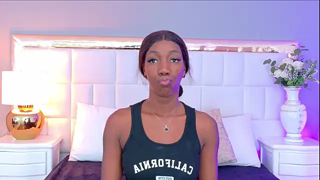 MadeleineHocker online show from 09/14/25, 12:37