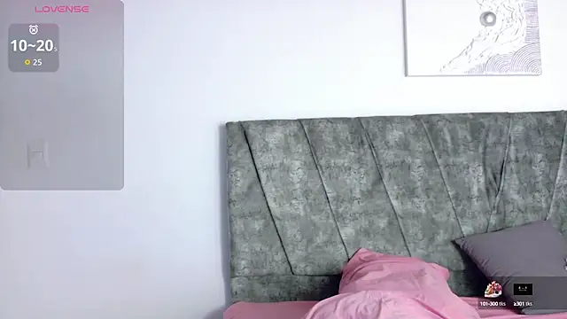 ValeriGallardo17 online show from 10/11/25, 09:13