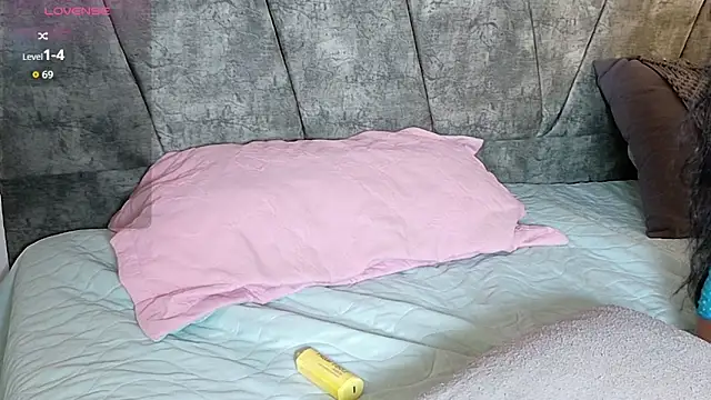 ValeriGallardo17 online show from 11/05/25, 09:48